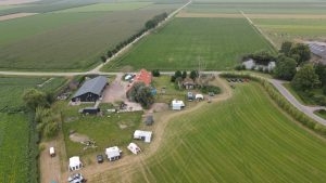 Overzicht over boerderijcamping De Speeltol in Noord-Brabant